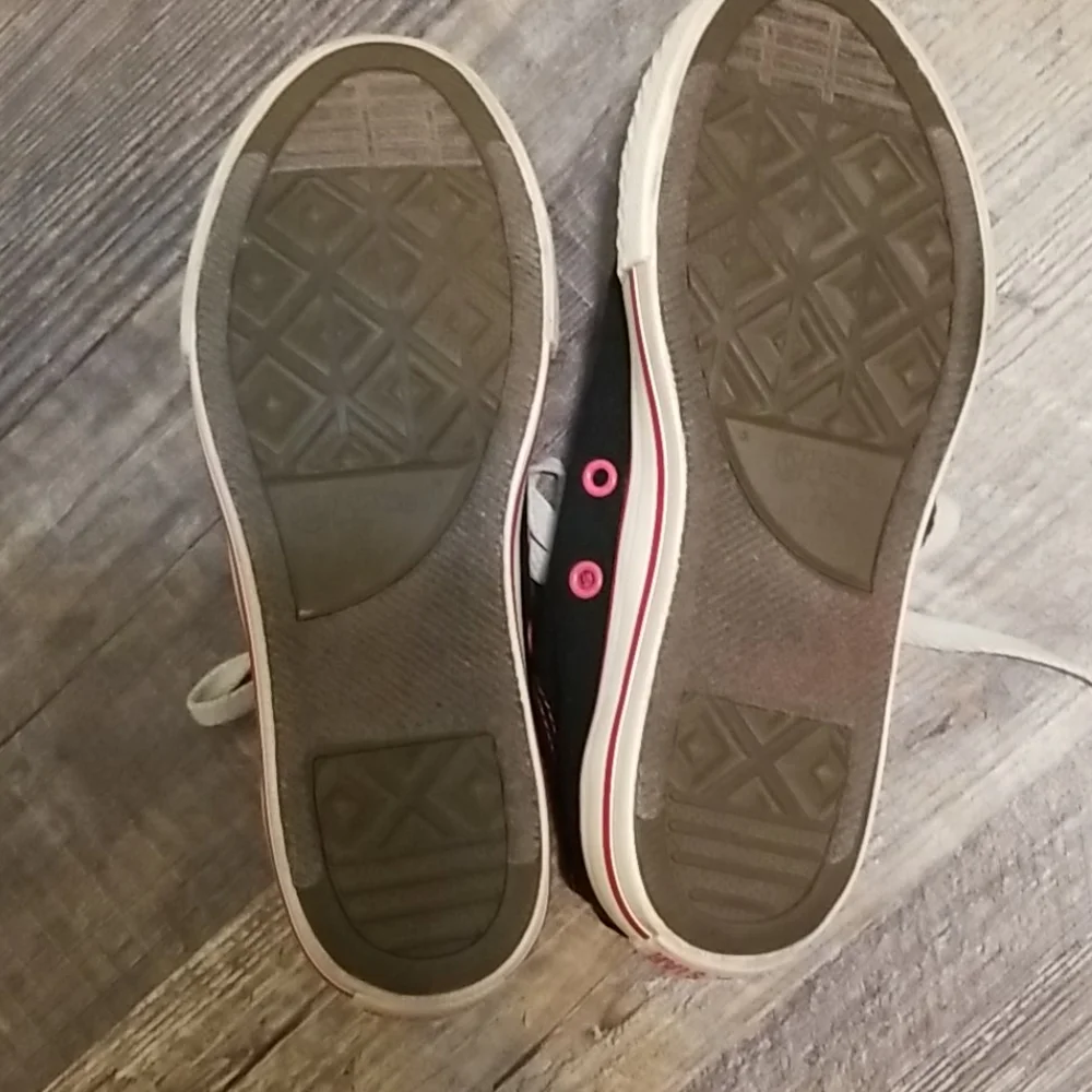 Converse different color